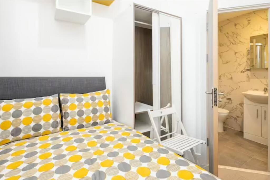 Great Location Service And Double Ensuite With Shared Kitchen- 5mins Walk From Tufnell Park Appartement