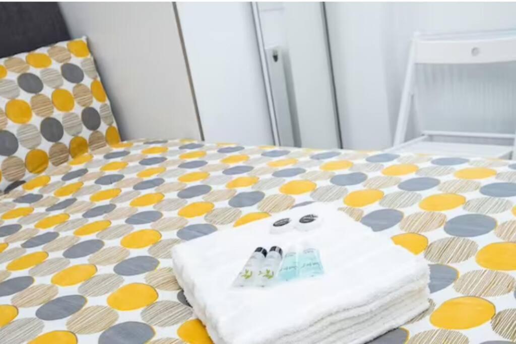 Great Location Service And Double Ensuite With Shared Kitchen- 5mins Walk From Tufnell Park Appartement Londen